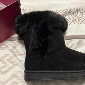 So Black Paulina boots